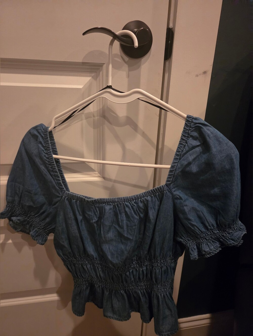 Denim Blue Puff Sleeve Smocked Crop Top size small NEW with TAGS